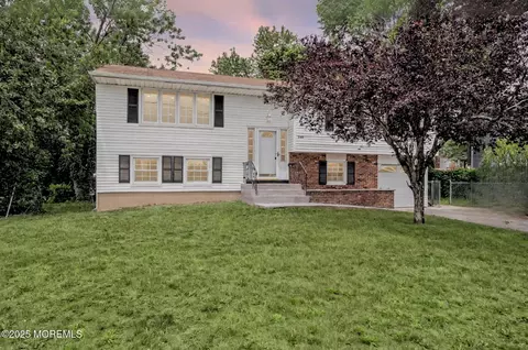 344 Colonial Dr, Toms River, NJ 08753