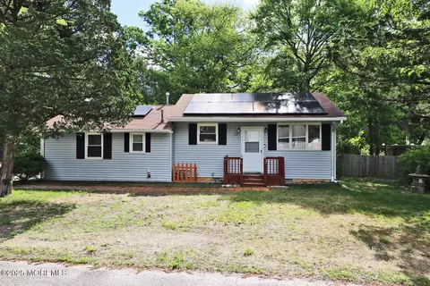 827 Rodgers St, Lanoka Harbor, NJ 08734