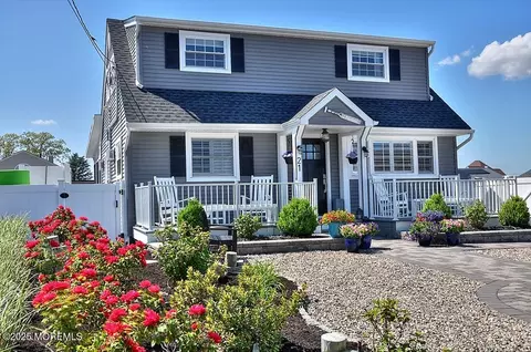21 Drake Dr, Bayville, NJ 08721