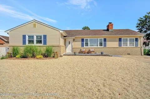 29 Longpoint Dr, Brick, NJ 08723