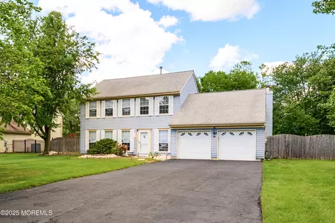 14 Winfield Dr, Manalapan, NJ 07726