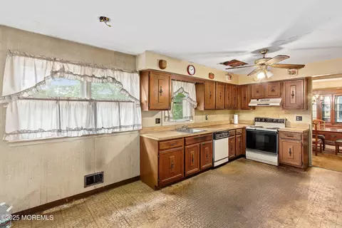 1233 Herkimer Rd, Brick, NJ 08724 photo 7