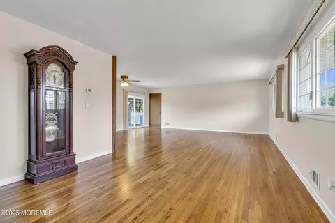 Living - 28 Roberta Dr, Howell, NJ 07731 photo 3 of 7