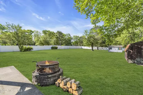 Exterior - 28 Roberta Dr, Howell, NJ 07731 photo 2 of 8