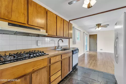 Kitchen - 28 Roberta Dr, Howell, NJ 07731 photo 4 of 4