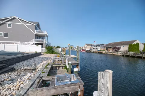 827 Leeward Dr, Forked River, NJ 08731 photo 2