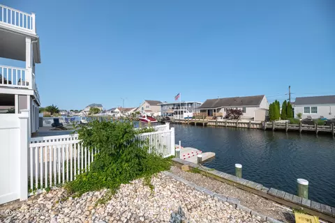 827 Leeward Dr, Forked River, NJ 08731 photo 5