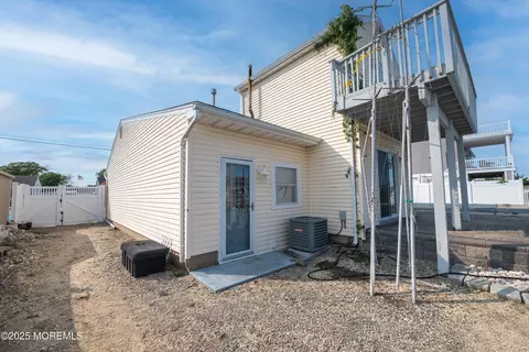 827 Leeward Dr, Forked River, NJ 08731 photo 9