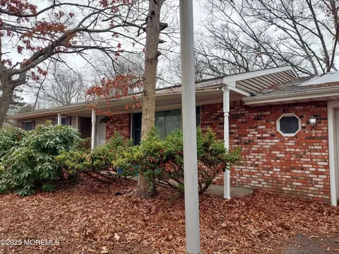 1122 Kenton Dr, Toms River, NJ 08753