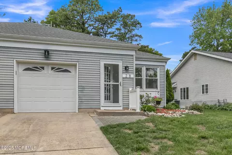 28 Sycamore Rd #45, Manahawkin, NJ 08050