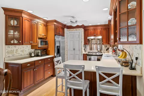Kitchen - 303 Bayside East Pkwy, Forked River, NJ 08731 photo 2 of 3