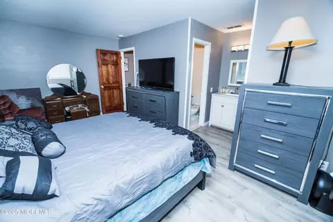 Bedroom - 21 Birmingham Dr, Jackson, NJ 08527 photo 2 of 4