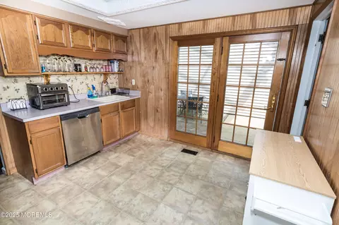 Kitchen - 21 Birmingham Dr, Jackson, NJ 08527 photo 3 of 3