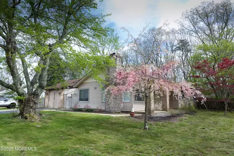 Exterior - 21 Birmingham Dr, Jackson, NJ 08527 photo 2 of 5