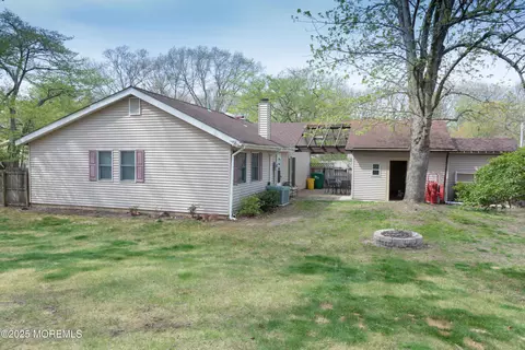 Exterior - 21 Birmingham Dr, Jackson, NJ 08527 photo 3 of 5