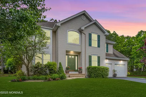 13 Dori Ln, Barnegat, NJ 08005