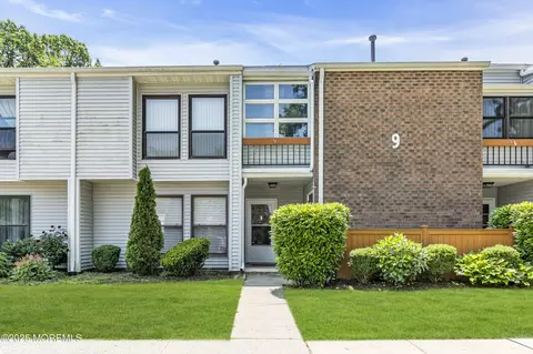 9 Dennison #I, Hightstown, NJ 08520