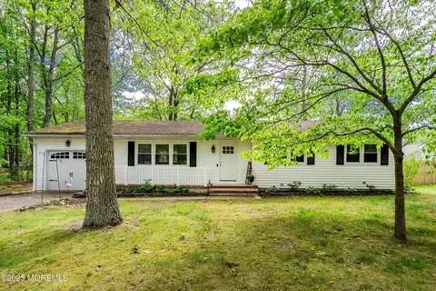 629 Alpine St, Forked River, NJ 08731