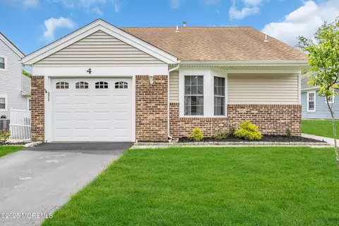4 Beechwood Ct, Barnegat, NJ 08005