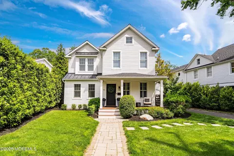 44 Ridge Rd, Rumson, NJ 07760