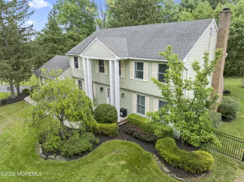 2 Apple Grove Dr, Holmdel, NJ 07733