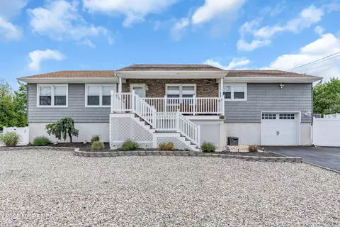 261 Aldo Dr, Toms River, NJ 08753