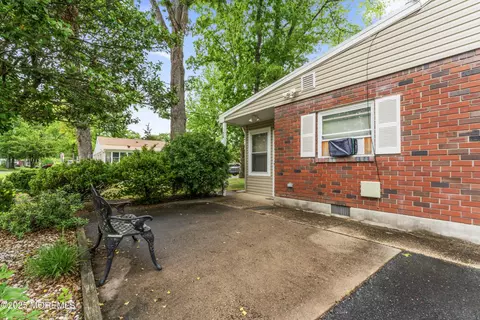 27 Cedar St #A, Toms River, NJ 08757