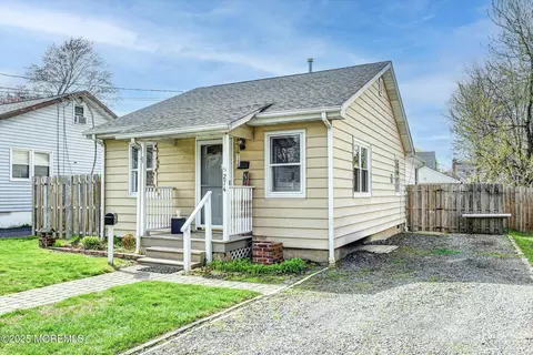 274 Prospect Ave, Laurence Harbor, NJ 08879