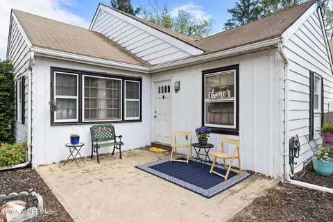 12 Dover Walk, Toms River, NJ 08753