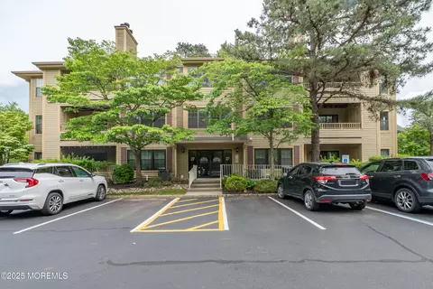 2708 Ridgefield Ct #2708, Helmetta, NJ 08828