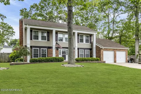 9 Asheville St, Toms River, NJ 08753