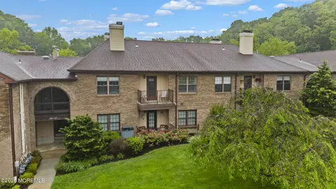 516 Wellington Pl, Aberdeen, NJ 07747