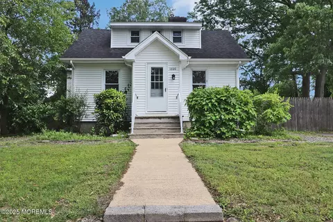 1600 Lawrence Ave, Toms River, NJ 08757