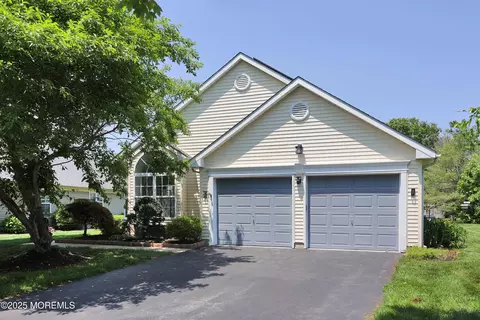 2347 Greendale Ct, Toms River, NJ 08755