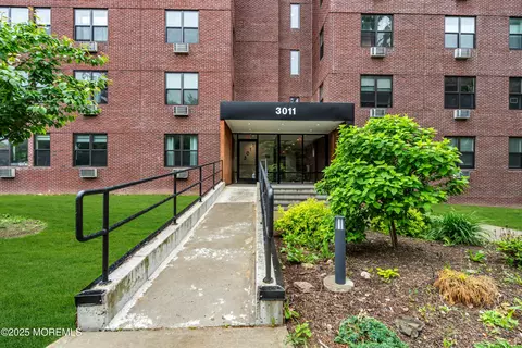 3011 Edwin Ave #5J, Fort Lee, NJ 07024