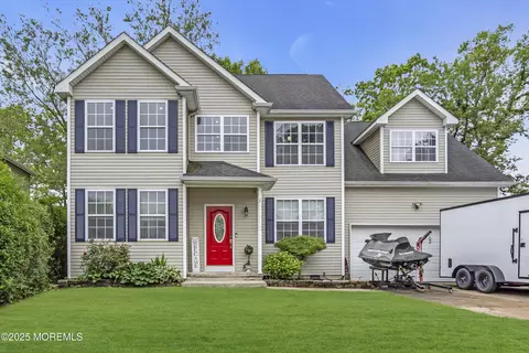 21 Midship Dr, Barnegat, NJ 08005