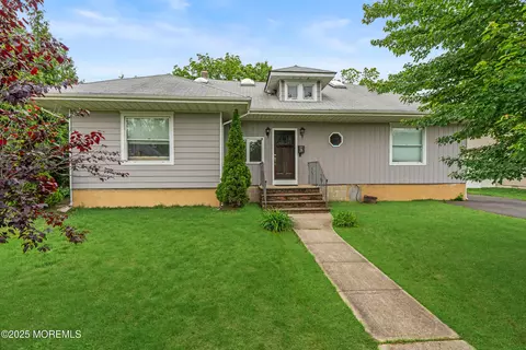76 Dayton Ave, Toms River, NJ 08753