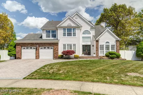 204 Lake Rd, Brick, NJ 08724