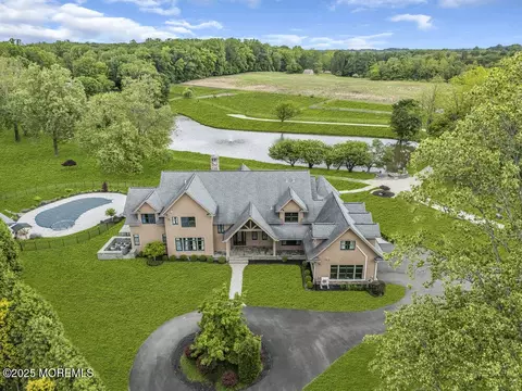 17 Windsor Pl, Colts Neck, NJ 07722