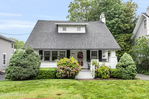 30 Balloch Pl, Red Bank, NJ 07701