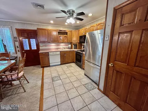 504 Windsor St, Forked River, NJ 08731 photo 6