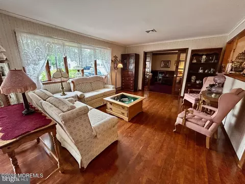 504 Windsor St, Forked River, NJ 08731 photo 3