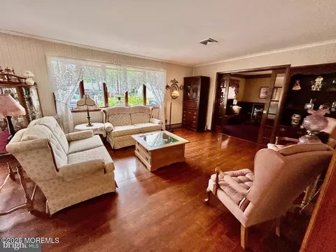 504 Windsor St, Forked River, NJ 08731 photo 4