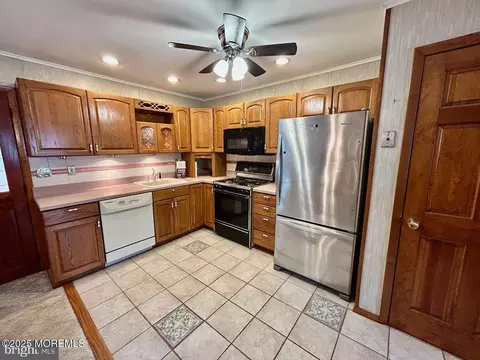 504 Windsor St, Forked River, NJ 08731 photo 7