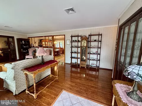 504 Windsor St, Forked River, NJ 08731 photo 2