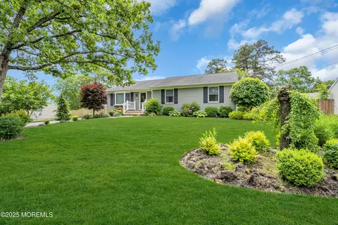 1016 7th Ave, Toms River, NJ 08757