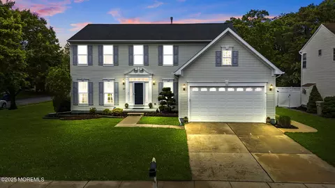 10 Butternut Ln, Bayville, NJ 08721