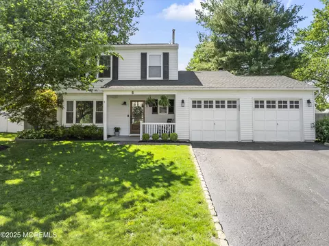 5 Blueberry Path, Howell, NJ 07731