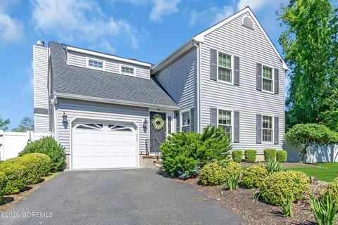 124 Sandpiper Dr, Belford, NJ 07718
