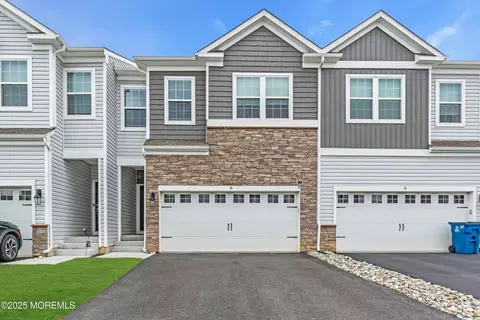 38 Mantoloking Dr, Jackson, NJ 08527
